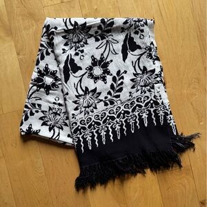 How can one sarong be so right! 🌞🪸🐚